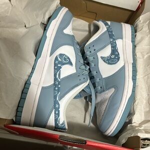 Nike Dunk low white/worn blue-white size u.s. women’s 7.5 in box worn once